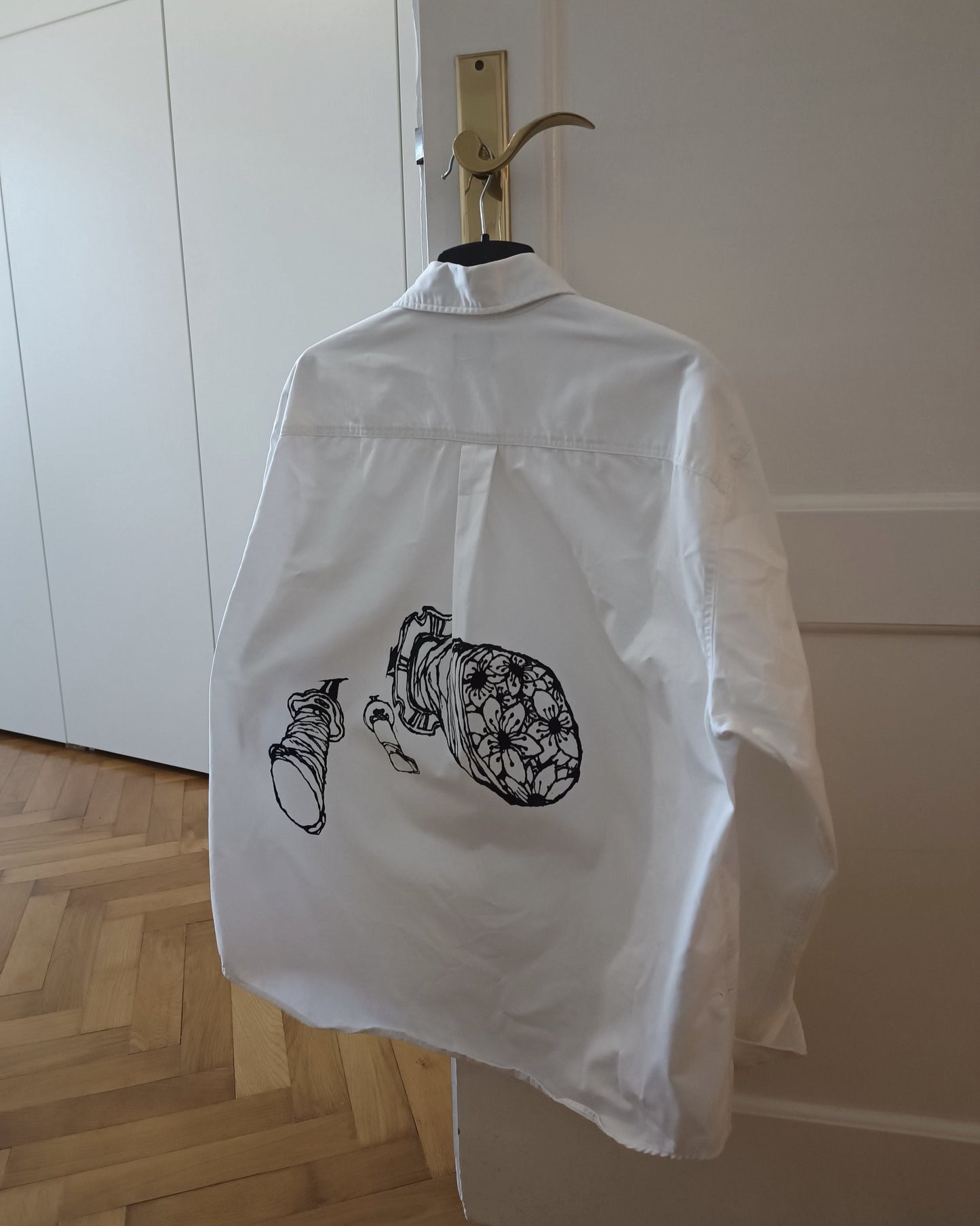 BACKSTABBED - HANDBEMALTES HEMD