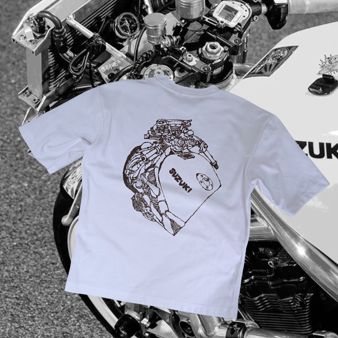 SUZUKI - HANDBEMALTES T-SHIRT