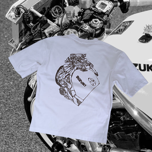 SUZUKI - HANDBEMALTES T-SHIRT